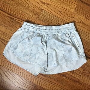 Lululemon Tan Pattern Hotty Hot Shorts